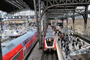 Hamburg: S-Bahnhöfe bekommen neue Info-Monitore