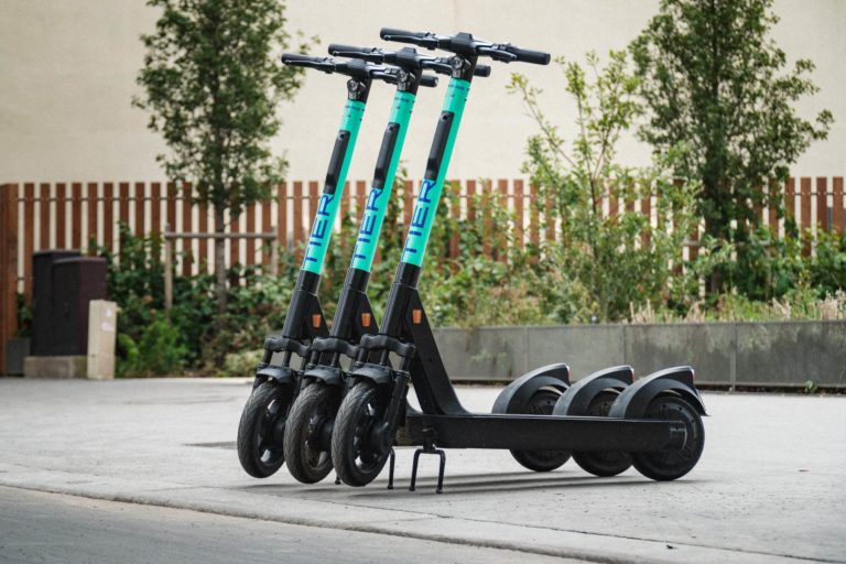 Lübeck: TIER startet als vierter E-Scooter-Anbieter