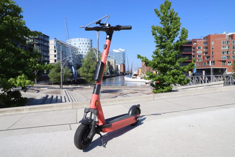 Voi: E-Scooter-Anbieter erhöht Kapazitäten während angekündigter ÖPNV-Streiks