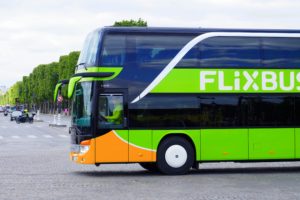 Wie viele Busse besitzt Flixbus?