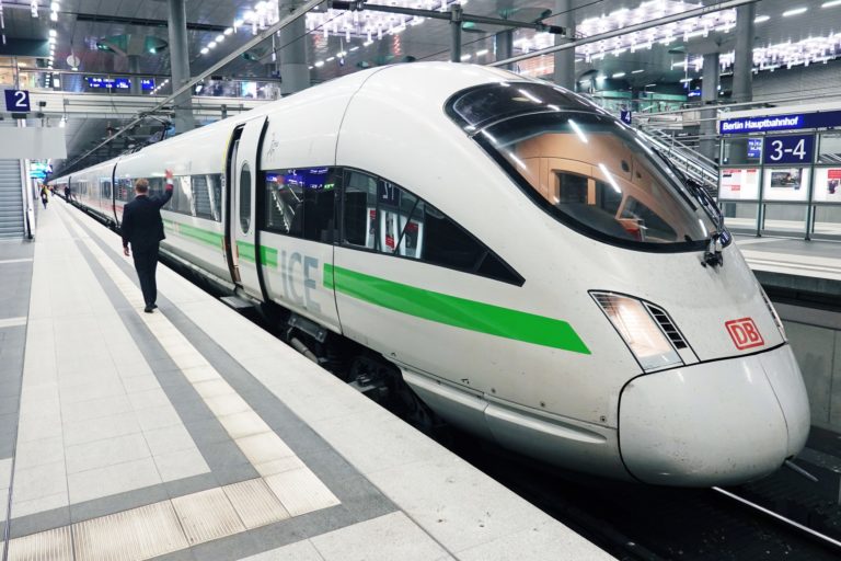 VRR: Darf man mit dem SchokoTicket im ICE oder IC fahren?