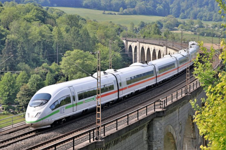Deutsche Bahn beauftragt Alstom und Siemens mit Entwicklung neuer ICE-Generation